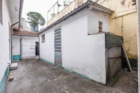 Casa à venda com 239m², 2 quartos e 4 vagas Casa à venda com 239m², 2 quartos e 4 vagasQuintal