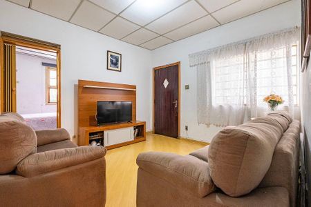 Casa à venda com 239m², 2 quartos e 4 vagas Casa à venda com 239m², 2 quartos e 4 vagasSala