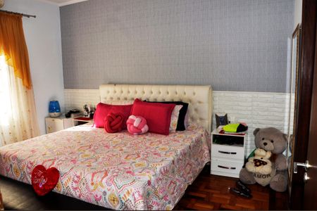 Casa à venda com 532m², 3 quartos e 4 vagasDetalhe - Quarto 01 com Suíte