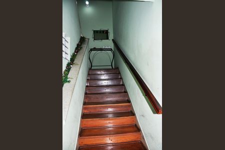 Casa à venda com 532m², 3 quartos e 4 vagasDetalhe - Escada Quartos