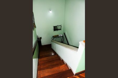 Casa à venda com 532m², 3 quartos e 4 vagasDetalhe - Escada Quartos