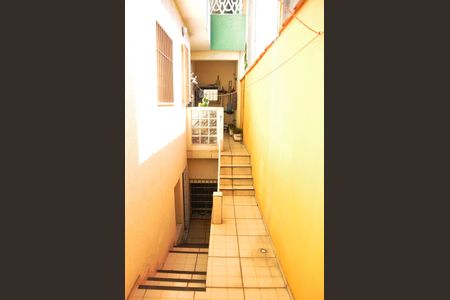 Casa à venda com 532m², 3 quartos e 4 vagasDetalhe - Corredor Externo