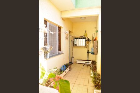 Casa à venda com 532m², 3 quartos e 4 vagasDetalhe - Corredor Externo