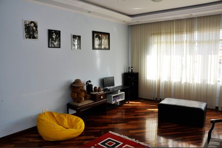 Casa à venda com 532m², 3 quartos e 4 vagasDetalhe - Sala