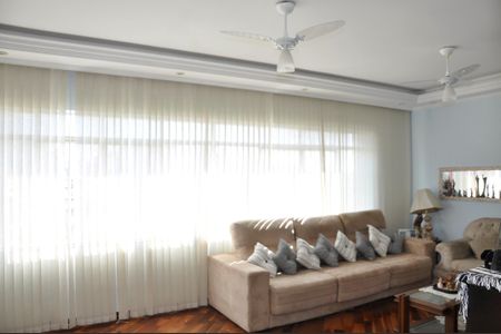 Casa à venda com 532m², 3 quartos e 4 vagasDetalhe - Sala