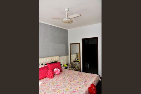 Casa à venda com 532m², 3 quartos e 4 vagasDetalhe - Quarto 01 com Suíte