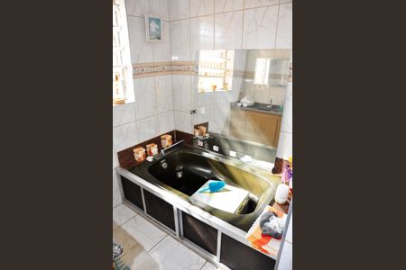 Casa à venda com 532m², 3 quartos e 4 vagasDetalhe - Banheiro Social com Banheira