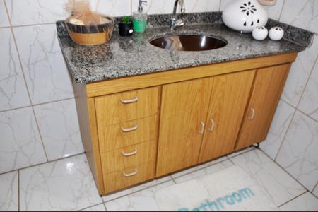 Casa à venda com 532m², 3 quartos e 4 vagasDetalhe - Banheiro Social com Banheira