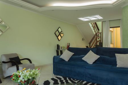 Casa à venda com 280m², 4 quartos e 4 vagas Casa à venda com 280m², 4 quartos e 4 vagasSala