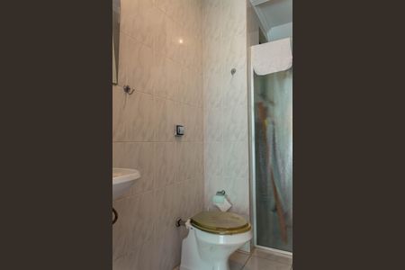 Casa à venda com 280m², 4 quartos e 4 vagas Casa à venda com 280m², 4 quartos e 4 vagasBanheiro de Serviço