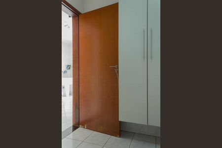 Casa à venda com 280m², 4 quartos e 4 vagas Casa à venda com 280m², 4 quartos e 4 vagasQuarto de Serviço