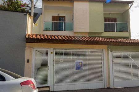 Casa à venda com 280m², 4 quartos e 4 vagas Casa à venda com 280m², 4 quartos e 4 vagasFachada