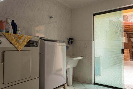 Casa à venda com 280m², 4 quartos e 4 vagas Casa à venda com 280m², 4 quartos e 4 vagasÁrea de Serviço