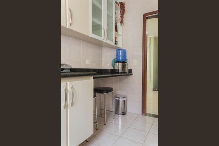 Casa à venda com 280m², 4 quartos e 4 vagas Casa à venda com 280m², 4 quartos e 4 vagasCozinha