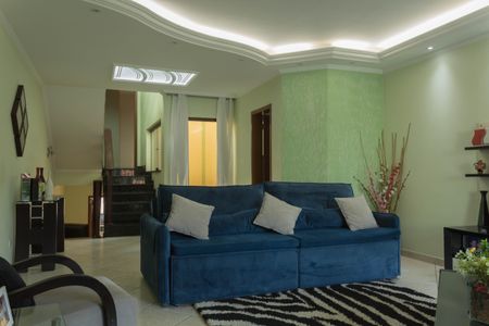 Casa à venda com 280m², 4 quartos e 4 vagas Casa à venda com 280m², 4 quartos e 4 vagasSala