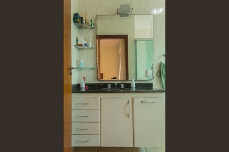 Casa à venda com 280m², 4 quartos e 4 vagas Casa à venda com 280m², 4 quartos e 4 vagasBanheiro da Suíte 1