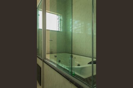 Casa à venda com 280m², 4 quartos e 4 vagas Casa à venda com 280m², 4 quartos e 4 vagasBanheiro da Suíte 1