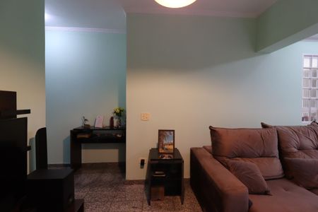 Casa para alugar com 276m², 4 quartos e 6 vagasSala