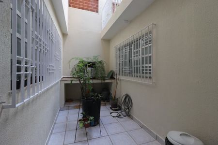 Casa para alugar com 276m², 4 quartos e 6 vagasQuintal