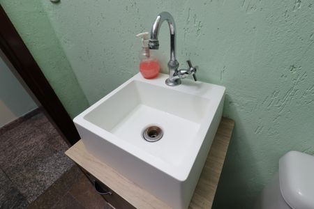 Casa para alugar com 276m², 4 quartos e 6 vagasLavabo - Pia