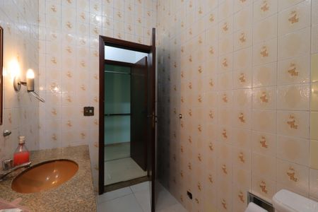 Casa para alugar com 276m², 4 quartos e 6 vagasBanheiro da Suíte 2