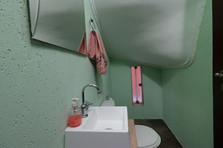 Casa para alugar com 276m², 4 quartos e 6 vagasLavabo