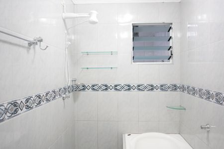 Casa à venda com 136m², 3 quartos e 1 vagaBanheiro