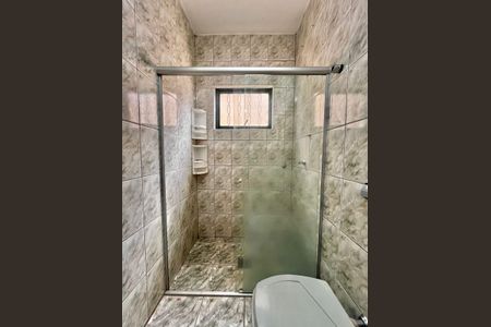 Casa à venda com 180m², 3 quartos e 2 vagasBanheiro