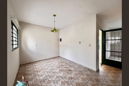 Casa à venda com 180m², 3 quartos e 2 vagasSala 1