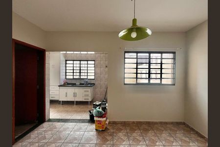 Casa à venda com 180m², 3 quartos e 2 vagasSala 1