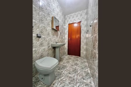 Casa à venda com 180m², 3 quartos e 2 vagasBanheiro