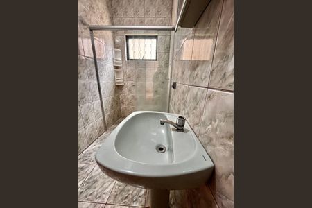 Casa à venda com 180m², 3 quartos e 2 vagasBanheiro