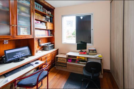 Apartamento à venda com 200m², 4 quartos e 2 vagas Apartamento à venda com 200m², 4 quartos e 2 vagasQuarto 2