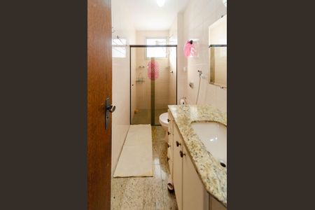 Apartamento à venda com 200m², 4 quartos e 2 vagas Apartamento à venda com 200m², 4 quartos e 2 vagasBanheiro