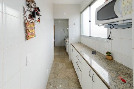 Apartamento à venda com 200m², 4 quartos e 2 vagas Apartamento à venda com 200m², 4 quartos e 2 vagasCozinha