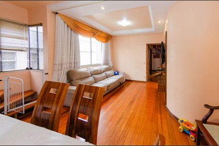 Apartamento à venda com 200m², 4 quartos e 2 vagas Apartamento à venda com 200m², 4 quartos e 2 vagasSala