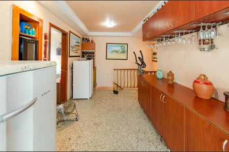 Apartamento à venda com 200m², 4 quartos e 2 vagas Apartamento à venda com 200m², 4 quartos e 2 vagasSala 2