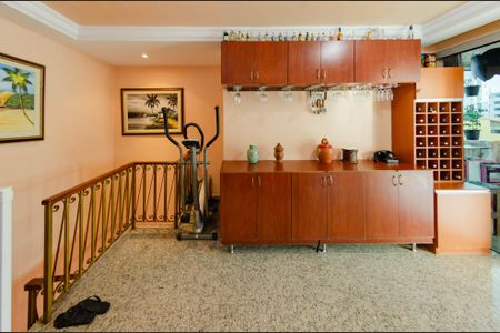 Apartamento à venda com 200m², 4 quartos e 2 vagas Apartamento à venda com 200m², 4 quartos e 2 vagasSala 2