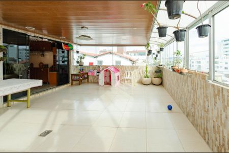 Apartamento à venda com 200m², 4 quartos e 2 vagas Apartamento à venda com 200m², 4 quartos e 2 vagasCobertura