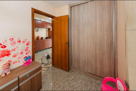 Apartamento à venda com 200m², 4 quartos e 2 vagas Apartamento à venda com 200m², 4 quartos e 2 vagasQuarto 1