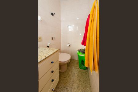 Apartamento à venda com 200m², 4 quartos e 2 vagas Apartamento à venda com 200m², 4 quartos e 2 vagasBanheiro suíte