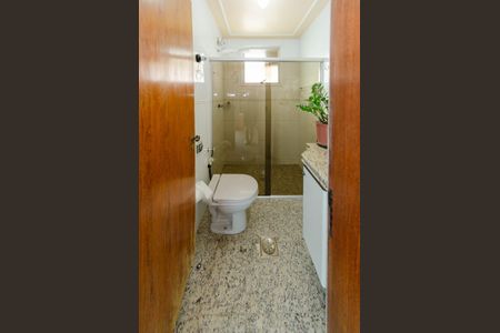 Apartamento à venda com 200m², 4 quartos e 2 vagas Apartamento à venda com 200m², 4 quartos e 2 vagasBanheiro 2