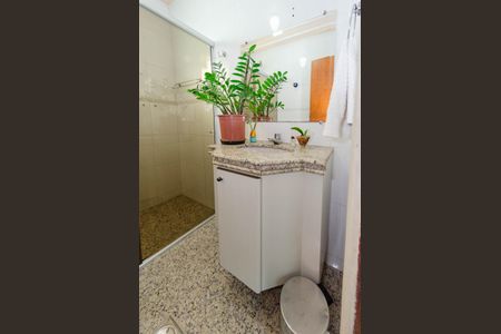 Apartamento à venda com 200m², 4 quartos e 2 vagas Apartamento à venda com 200m², 4 quartos e 2 vagasBanheiro 2