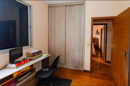 Apartamento à venda com 200m², 4 quartos e 2 vagas Apartamento à venda com 200m², 4 quartos e 2 vagasQuarto 2