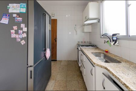 Apartamento à venda com 200m², 4 quartos e 2 vagas Apartamento à venda com 200m², 4 quartos e 2 vagasCozinha