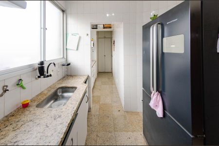 Apartamento à venda com 200m², 4 quartos e 2 vagas Apartamento à venda com 200m², 4 quartos e 2 vagasCozinha