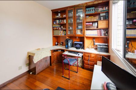 Apartamento à venda com 200m², 4 quartos e 2 vagas Apartamento à venda com 200m², 4 quartos e 2 vagasQuarto 2