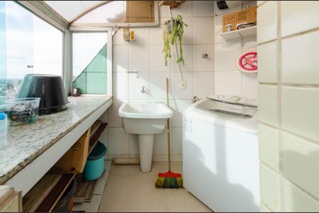 Apartamento à venda com 200m², 4 quartos e 2 vagas Apartamento à venda com 200m², 4 quartos e 2 vagasÁrea de serviço