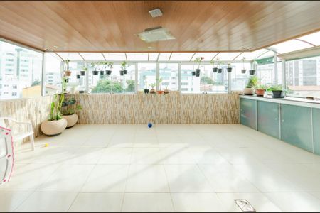 Apartamento à venda com 200m², 4 quartos e 2 vagas Apartamento à venda com 200m², 4 quartos e 2 vagasCobertura