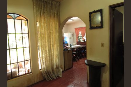 Casa à venda com 2500m², 2 quartos e 30 vagasCorredores